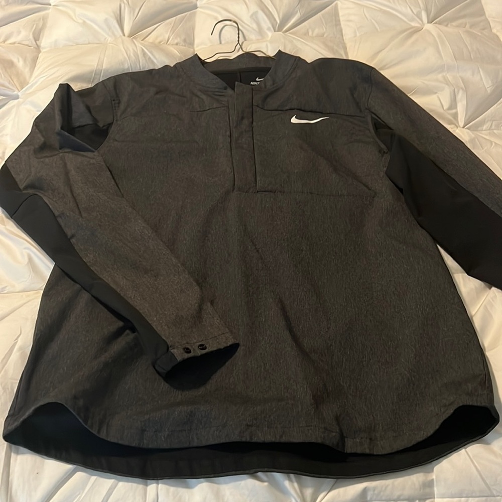 Nike Golf Shield 1/4 zip rain jacket Men’s medium black/gray. Great condition.